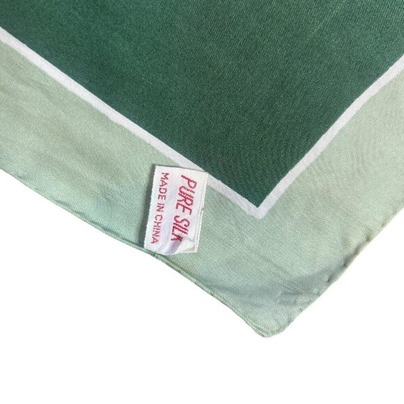 Vintage Chinese Hai Yan 100% Silk Green and Gold Beijing 29" Square Scarf - Picture 4 of 16